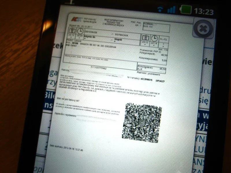 osoba anulujaca bilet pkp intercity online na komputerze