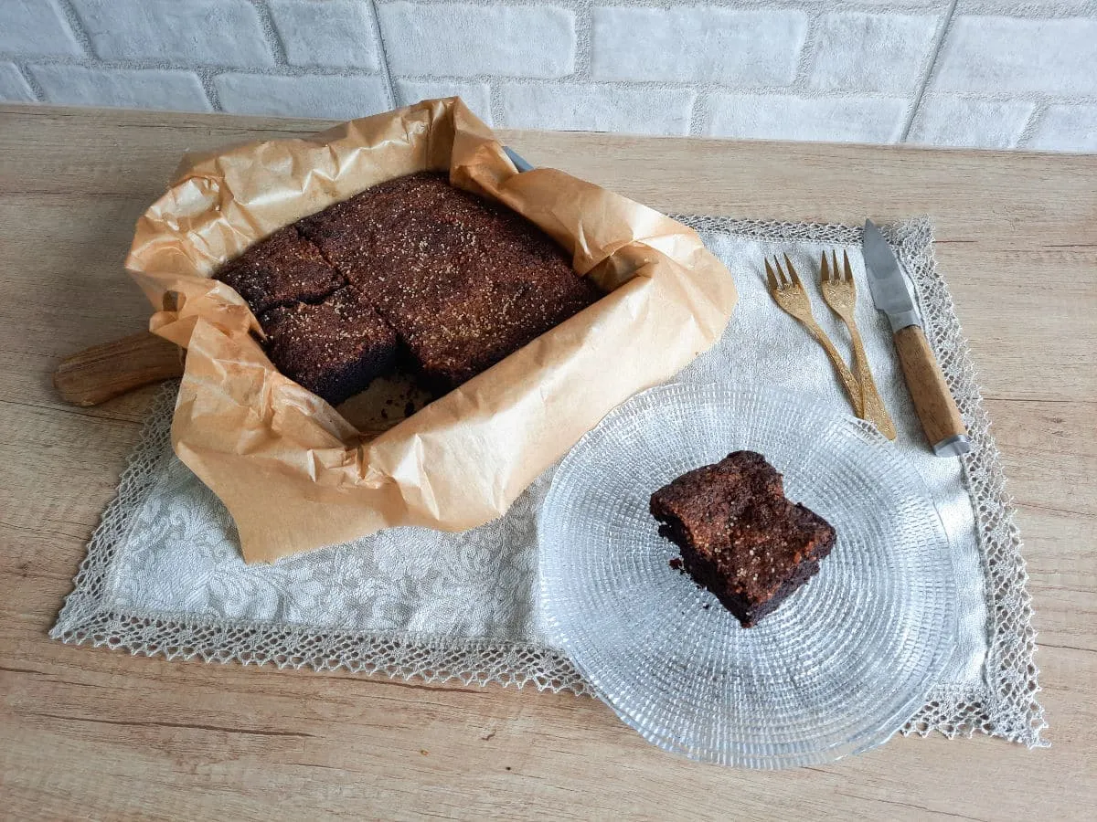 dziecko z alergią na mleko je ciastko bez masła