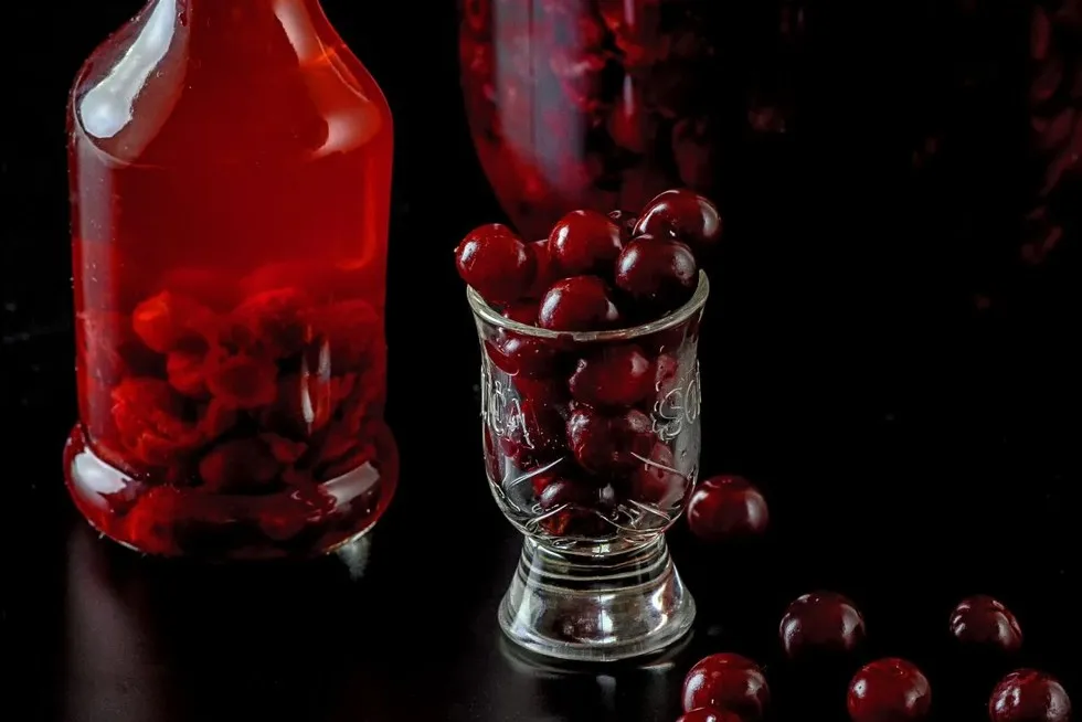 Bezpieczna nalewka wiśniowa z pestkami