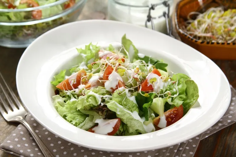 sałatka jarzynowa fit jogurt