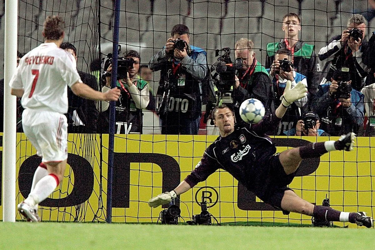 Bramkarz Liverpoolu broni rzut karny. Ile razy Liverpool wygrał Ligę Mistrzów? Sześć!