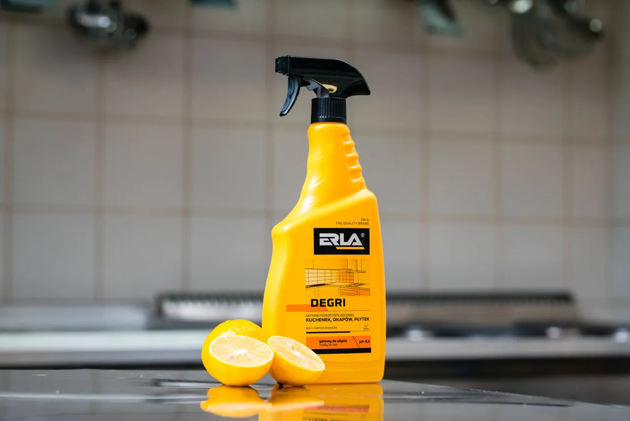skuteczne środki do odtłuszczania kuchni