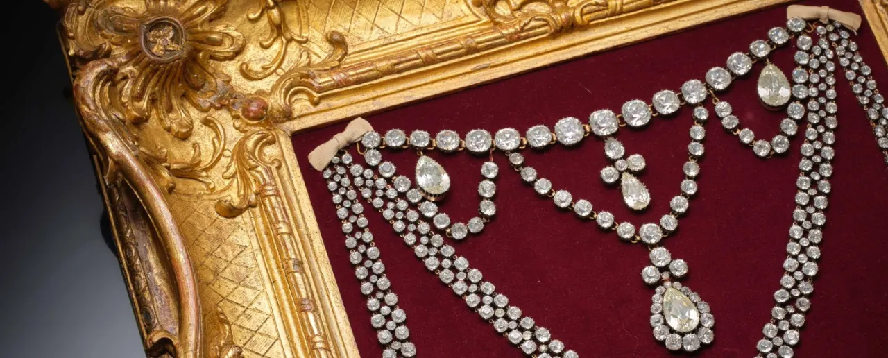 Ch&acirc;teau de Breteuil replika naszyjnika Marii Antoniny