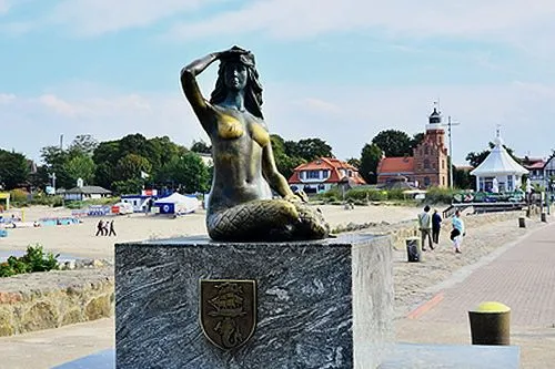 Ustka atrakcje turystyczne promenada latarnia syrenka
