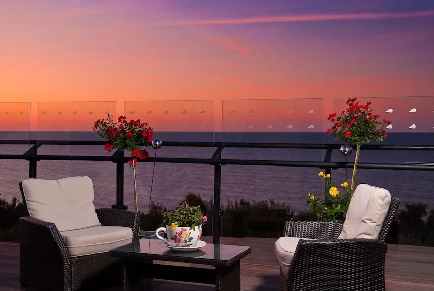 Restauracja Jastrzębia Góra widok na morze klif zachód słońca