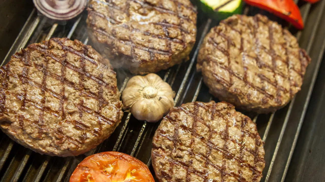 Najlepsze mięso na burgery wołowe proporcje tłuszczu