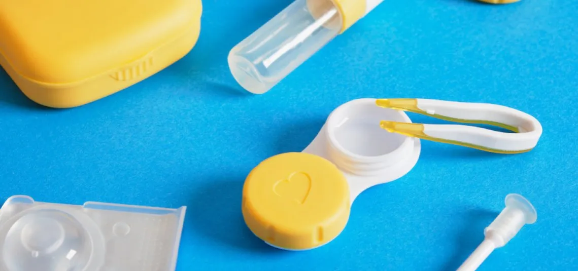 jak zdjąć soczewki twarde przyssawka