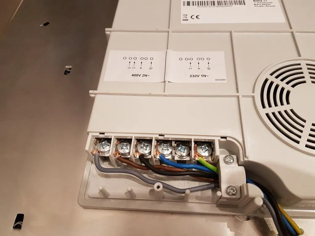 gniazdo siłowe 400V podłączenie płyta indukcyjna