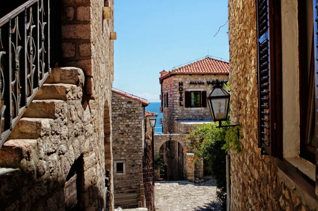 Ulcinj Stare Miasto restauracje widok