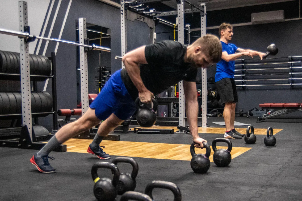 trening funkcjonalny co to, ćwiczenia funkcjonalne przykłady