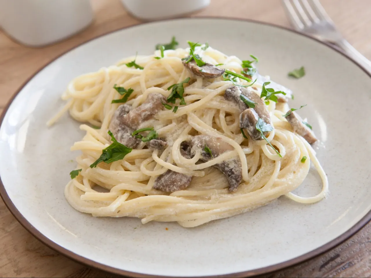 spaghetti z pieczarkami gotowe danie