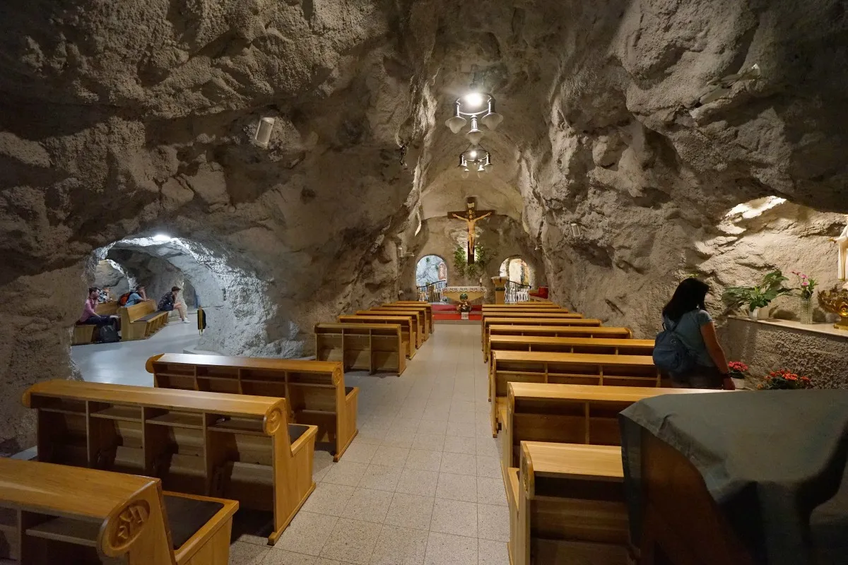 Jaskinia św Iwana Kaplica Skalna Budapeszt