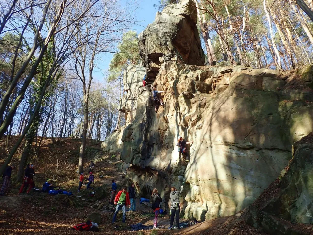 Skałki Rożnowskie wspinaczka