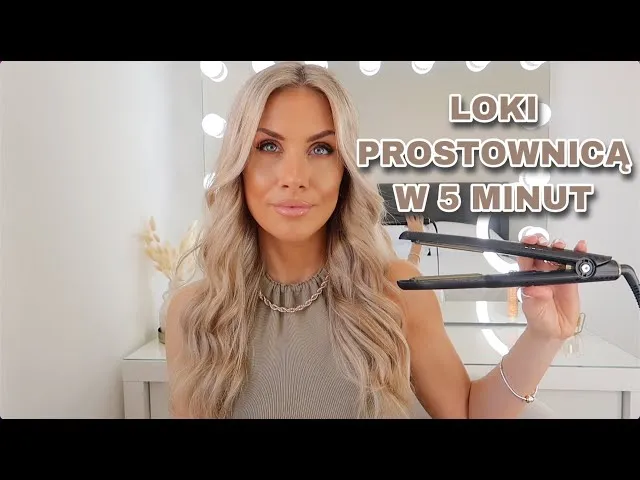Kobieta karbująca włosy prostownicą krok po kroku