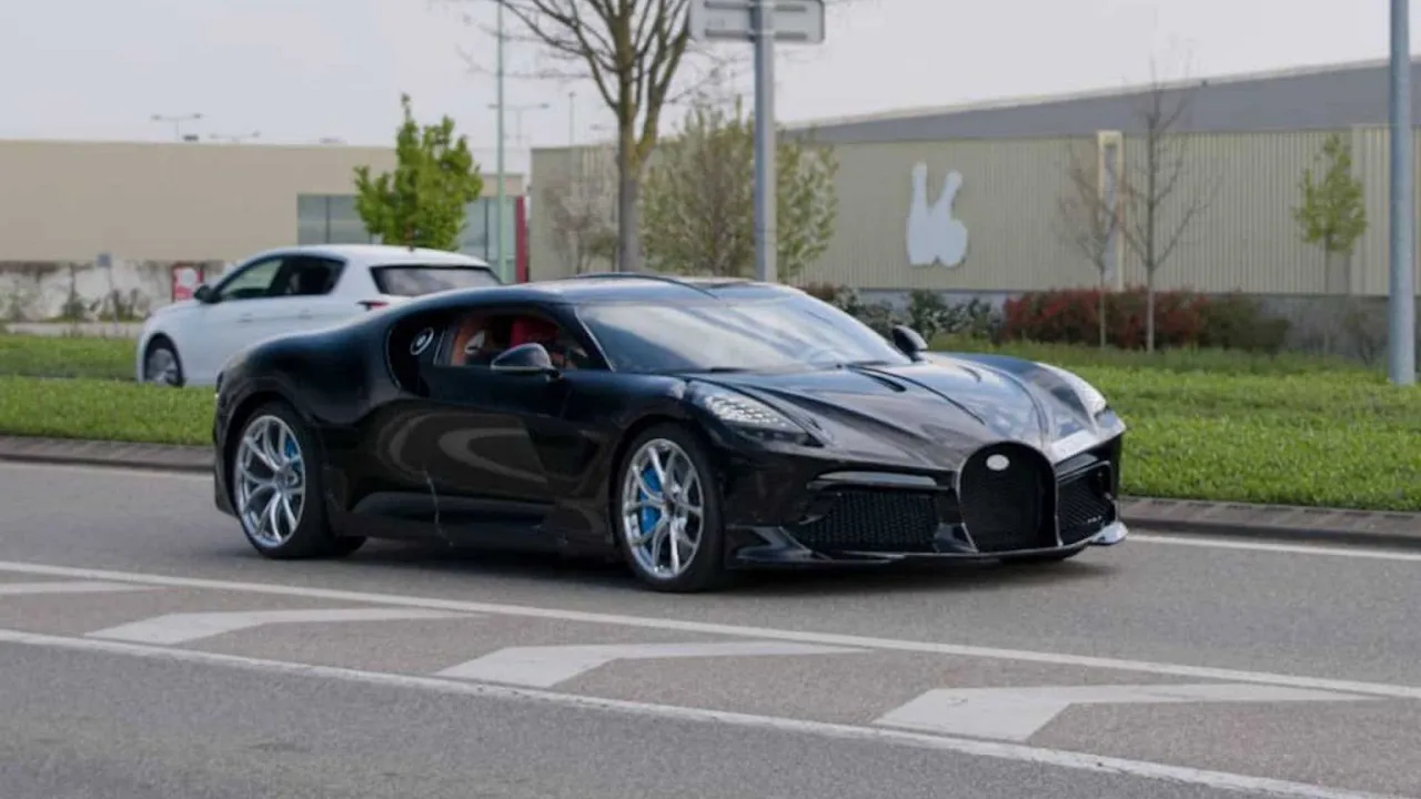 Bugatti La Voiture Noire na targach w Genewie