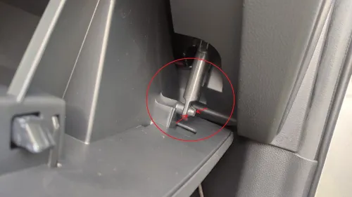 Toyota Proace lokalizacja filtra kabinowego schowek pasażera