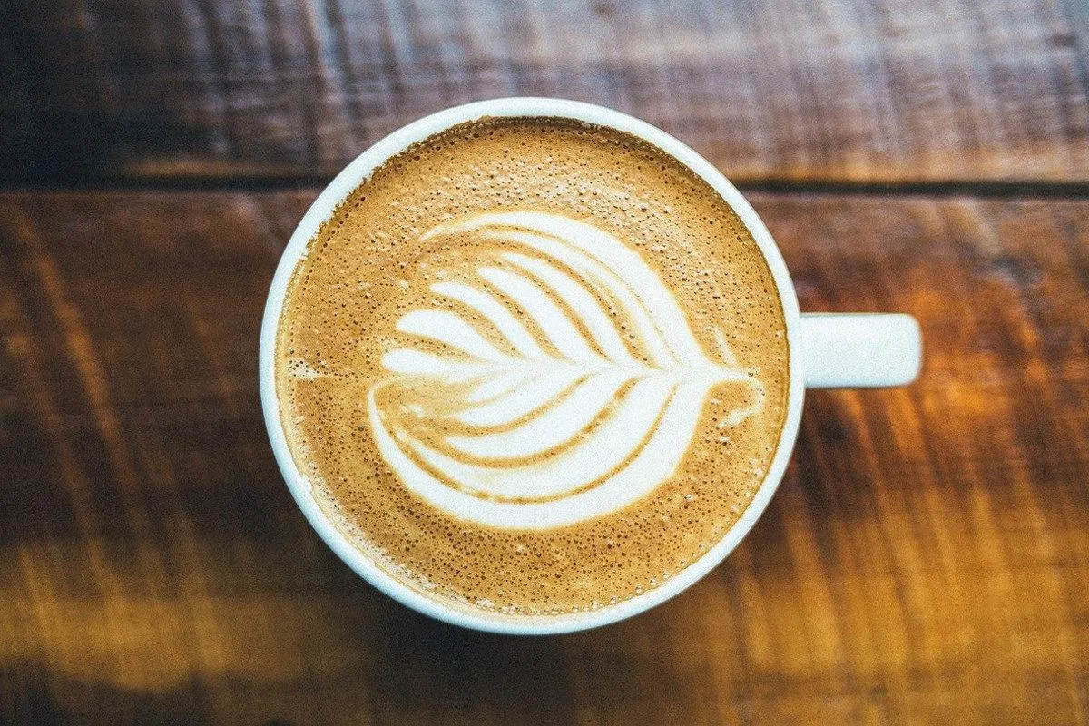 Zdjęcie Latte czy cappuccino – która kawa jest mocniejsza i lepsza dla Ciebie?
