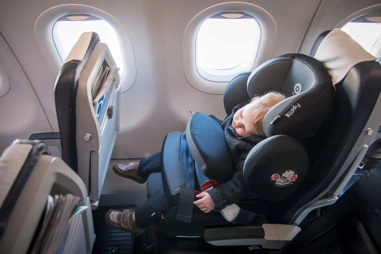 Kindersitz Flugzeug Kabine T&Uuml;V
