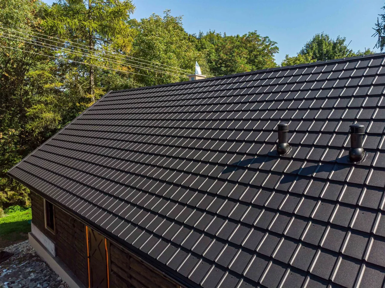 blachodachówka modułowa vs w arkuszach