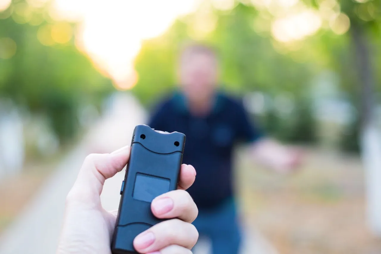 Legalne środki samoobrony gaz pieprzowy paralizator