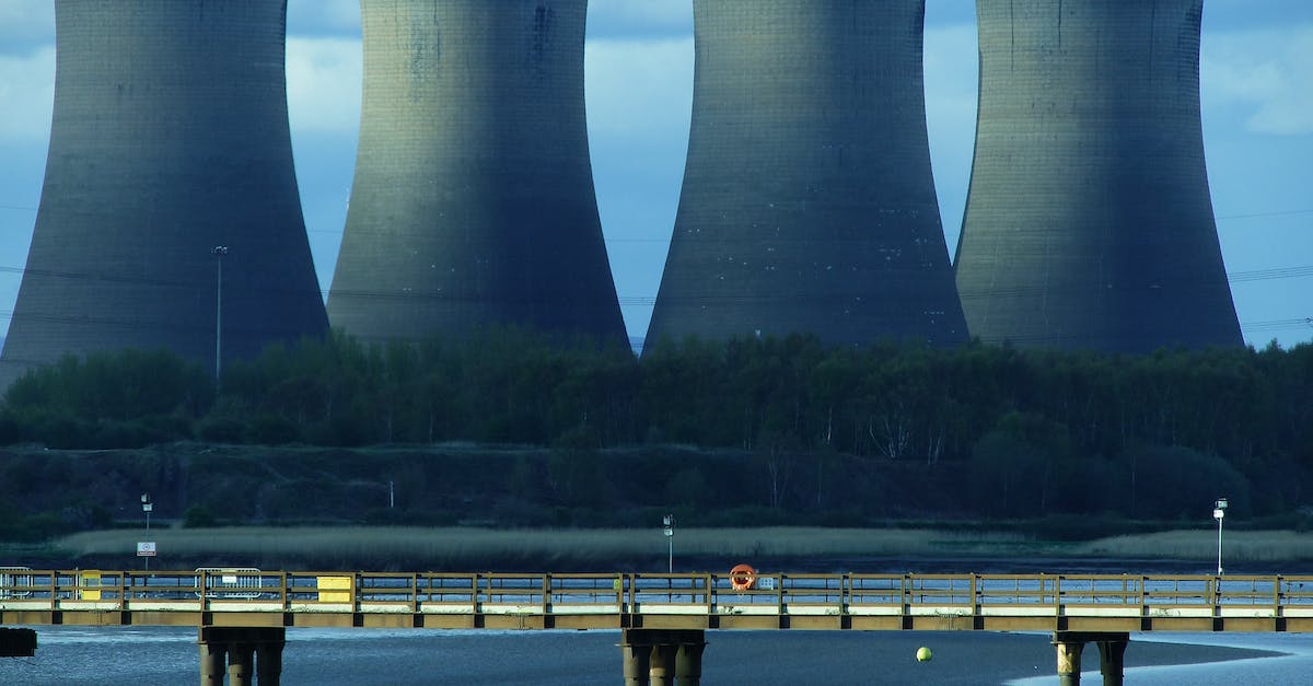 Ile zapłacisz za 1 kWh prądu? Sprawdź aktualne ceny energii elektrycznej
