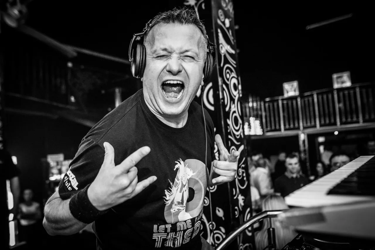 DJ Hazel na scenie klubowej