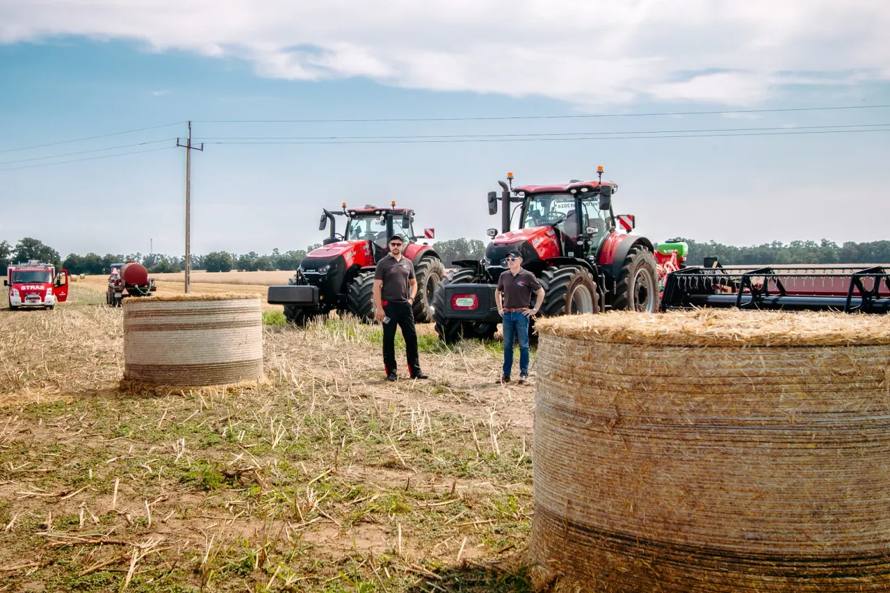 Rolnicy na pokazach polowych maszyn rolniczych