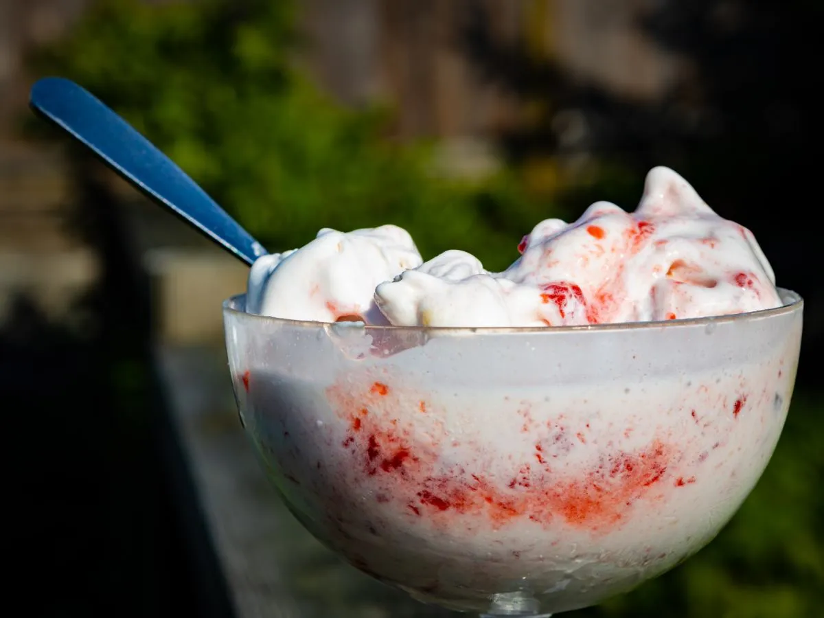 mieszanie lodów w zamrażarce