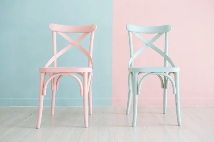 rodzaje farb do mebli akrylowe kredowe renowacyjne