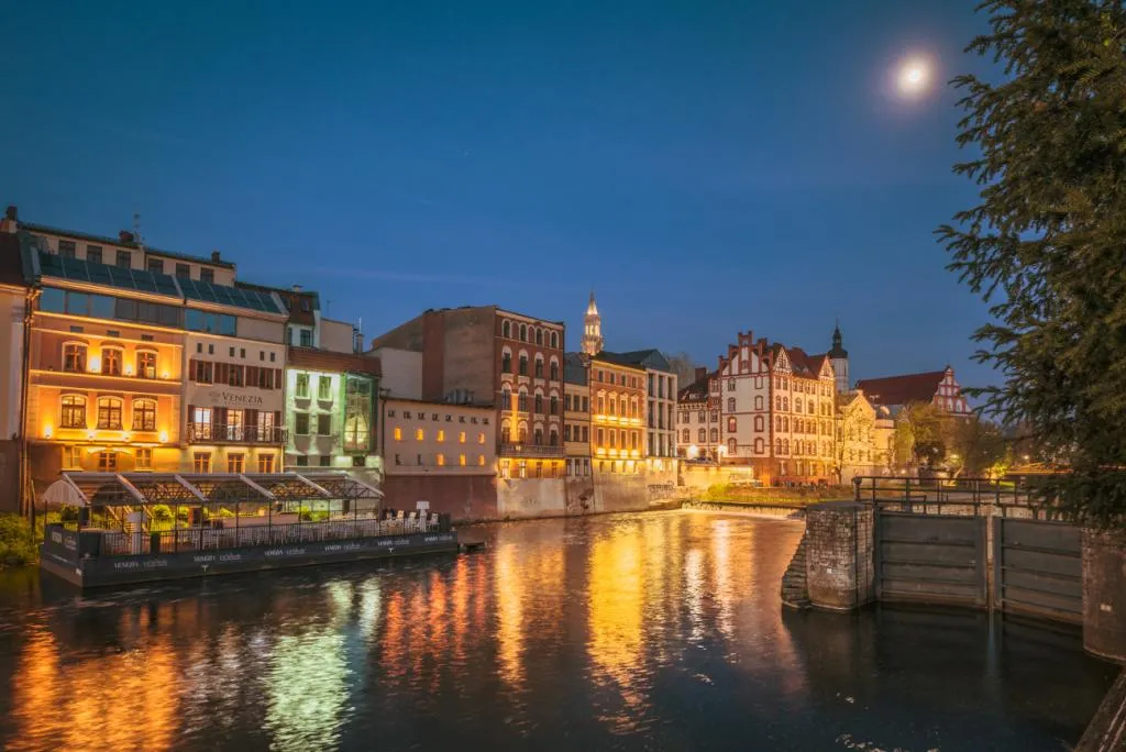Opole Młyn&oacute;wka wieczorem