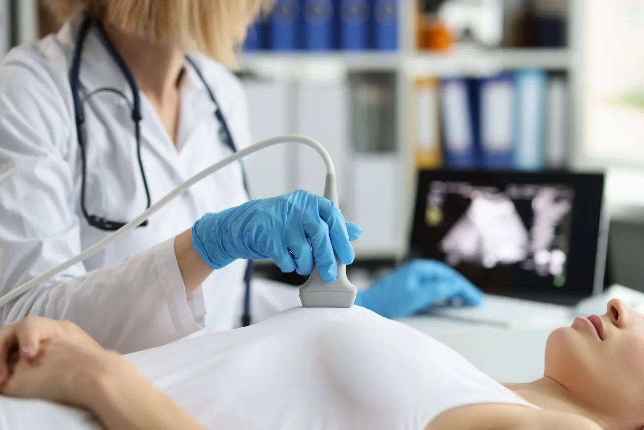 USG piersi mammografia por&oacute;wnanie, sprzęt do USG piersi, sprzęt do mammografii