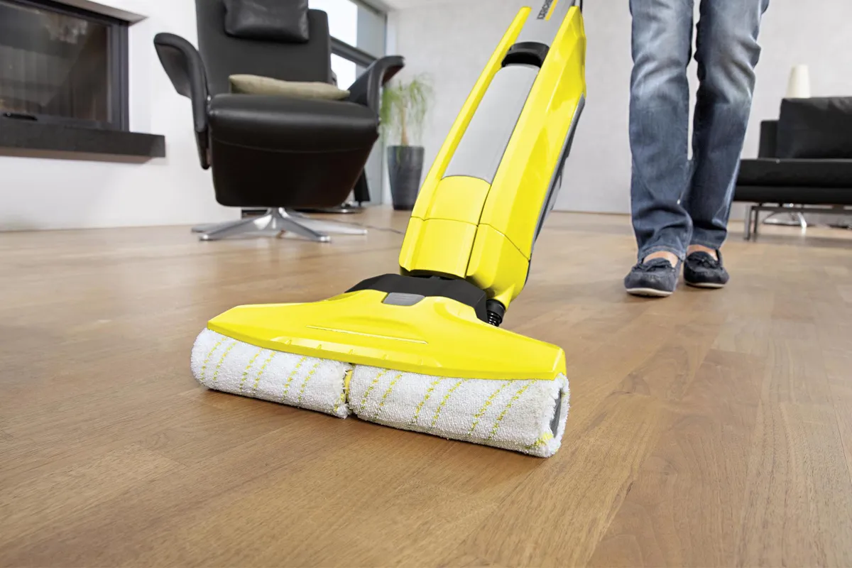 mop elektryczny czyszczący panele laminowane