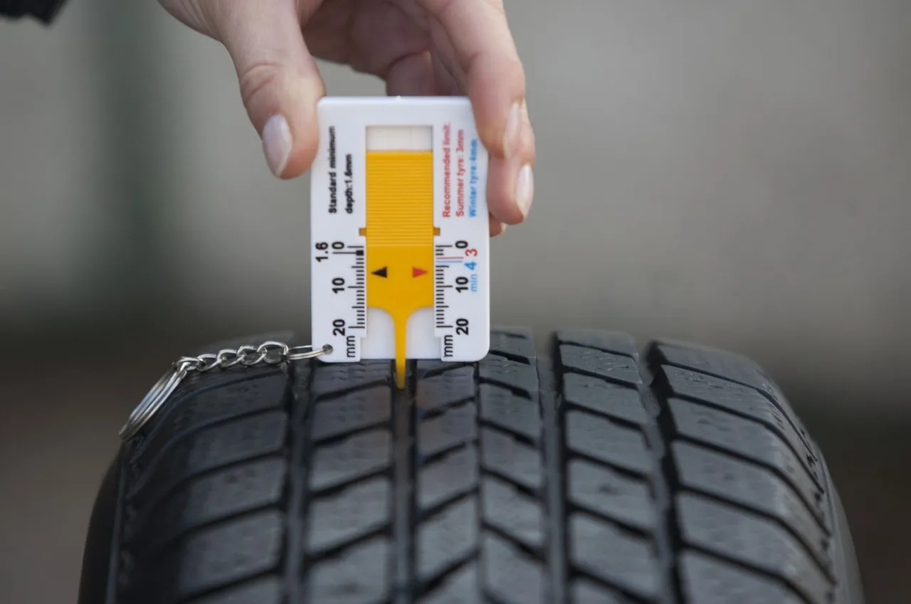 głębokość bieżnika opony zimowej porównanie 4mm 1.6mm