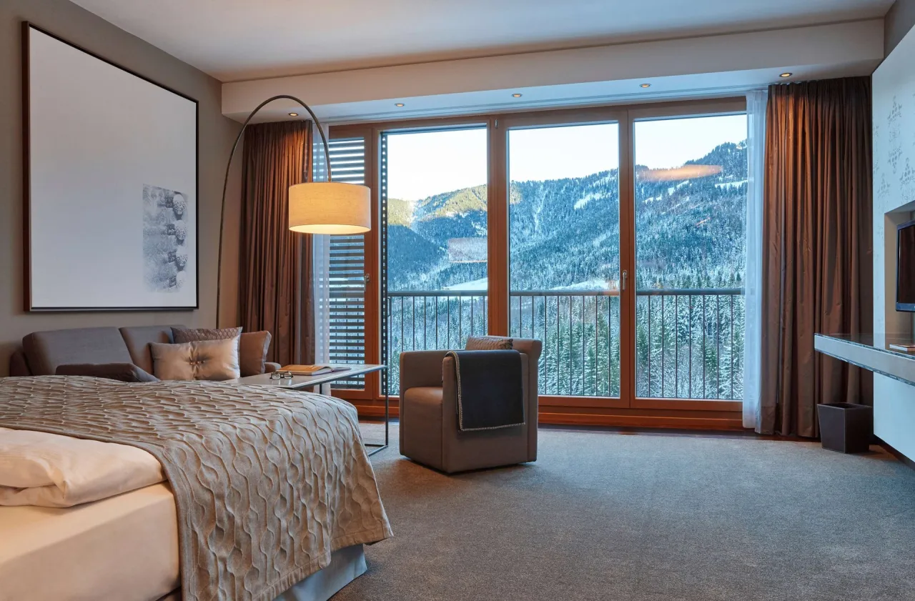 Kempinski Berchtesgaden Zimmer mit Bergblick