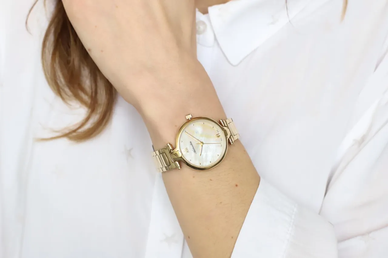 Złoty zegarek damski bransoleta stylizacje