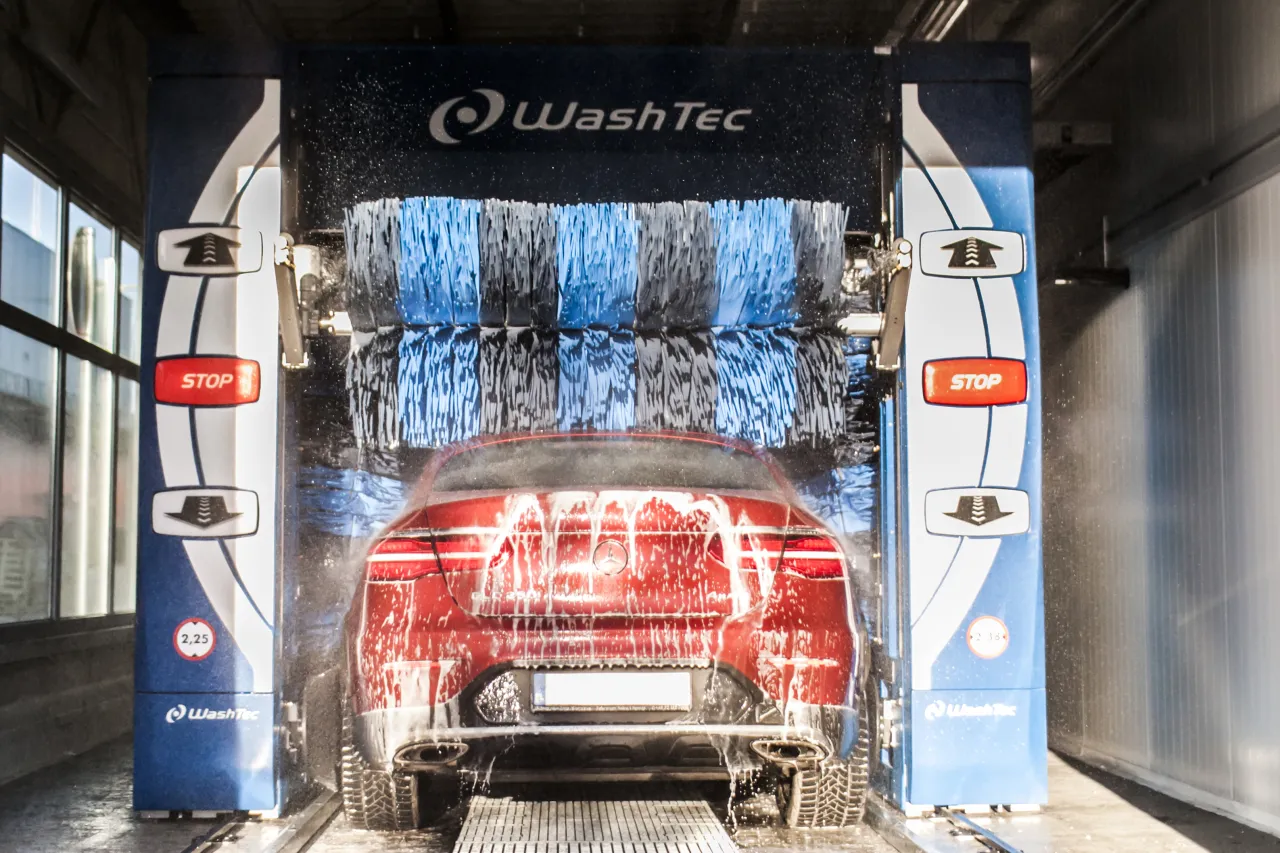 Myjnia automatyczna nowoczesne szczotki