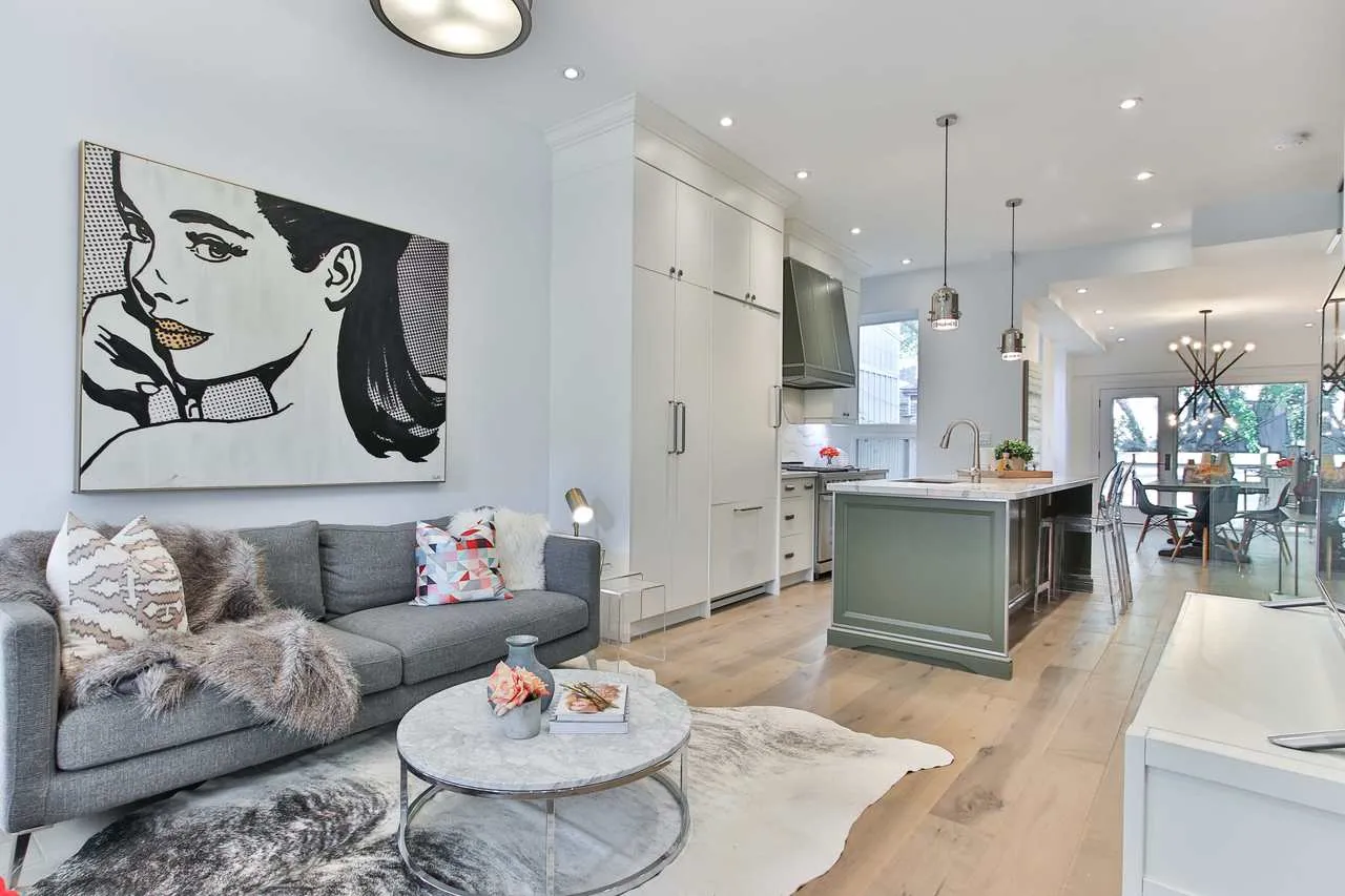 przykładowe oświetlenie salonu, r&oacute;żne natężenia światła