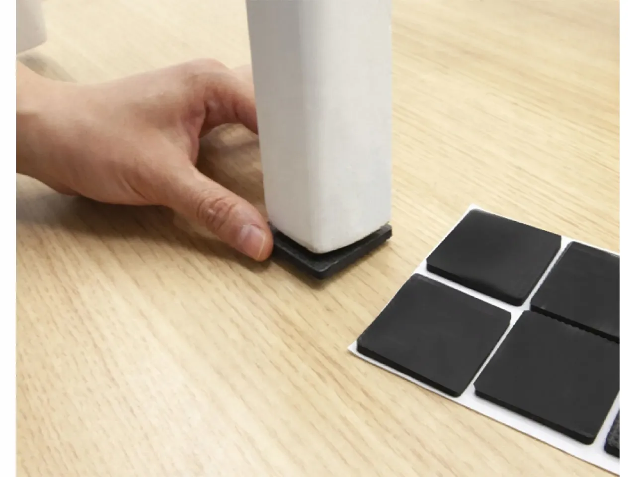 Dopasowanie podkładek pod krzesła do podłogi