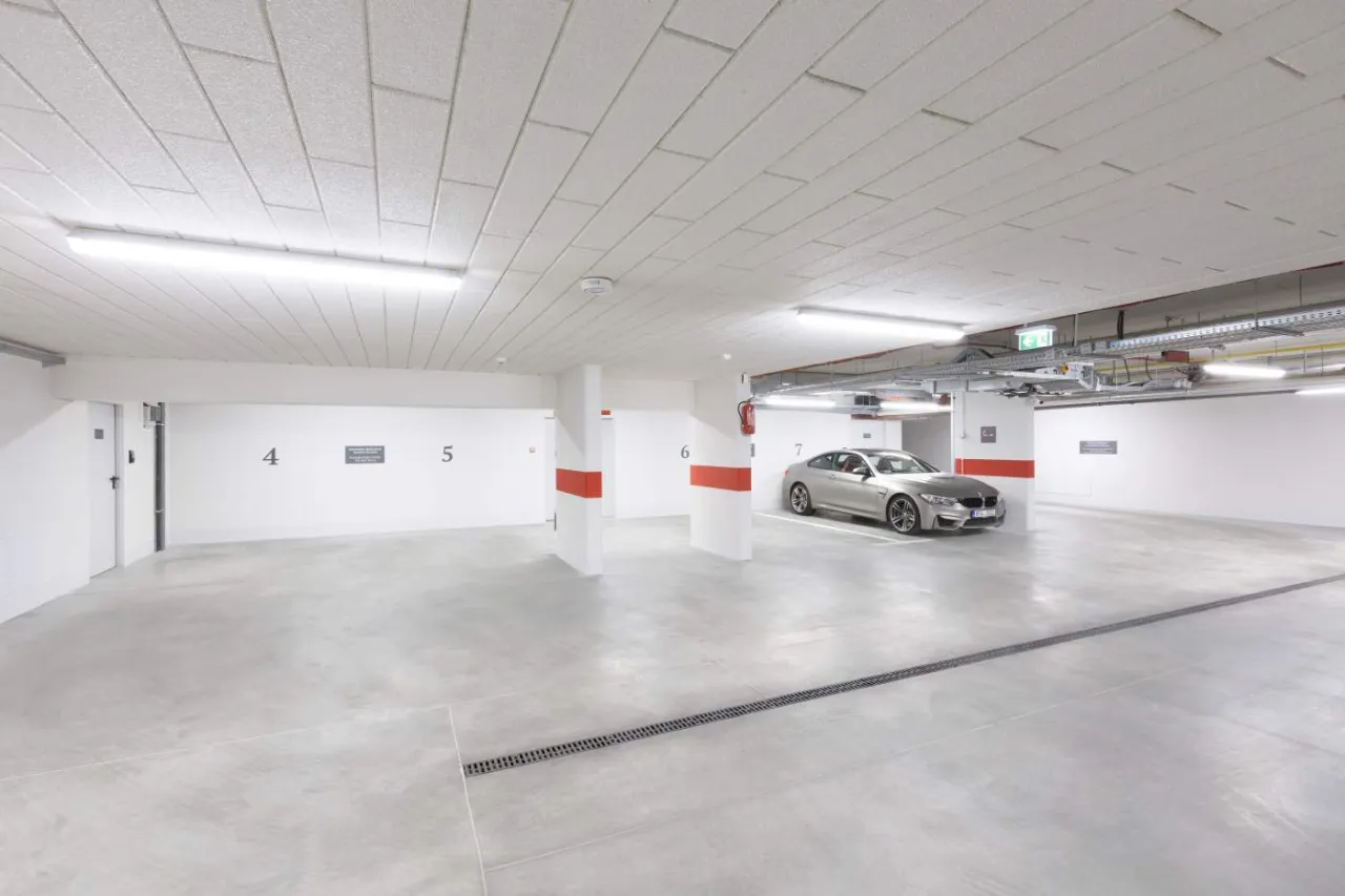 Hotel parking bezpieczny nocleg podróż