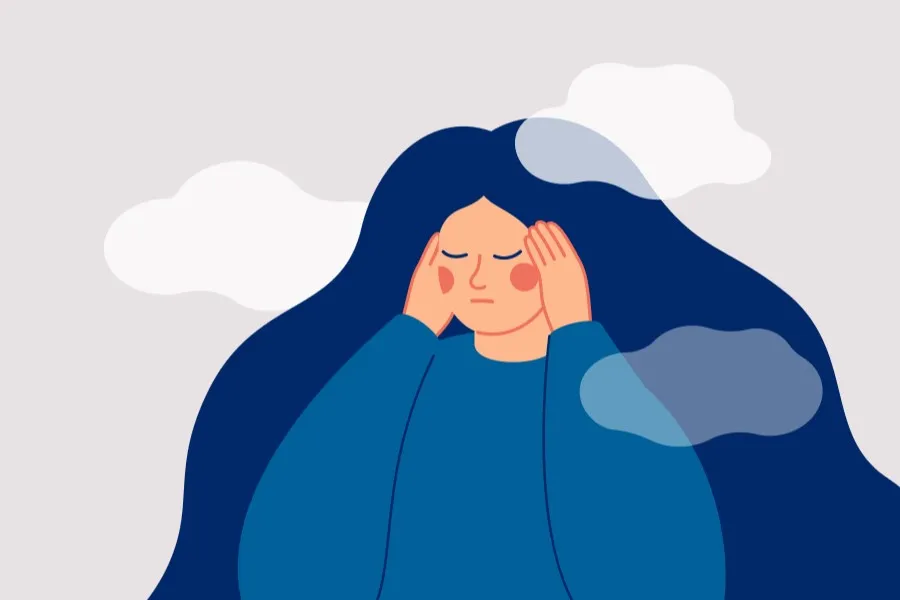 kobieta z mgłą mózgową zdezorientowana