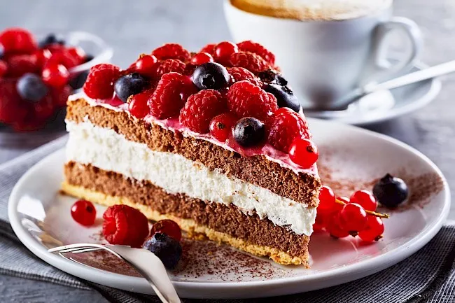 Zdjęcie Ile kalorii ma tort czekoladowy? Zaskakujące fakty o kaloriach