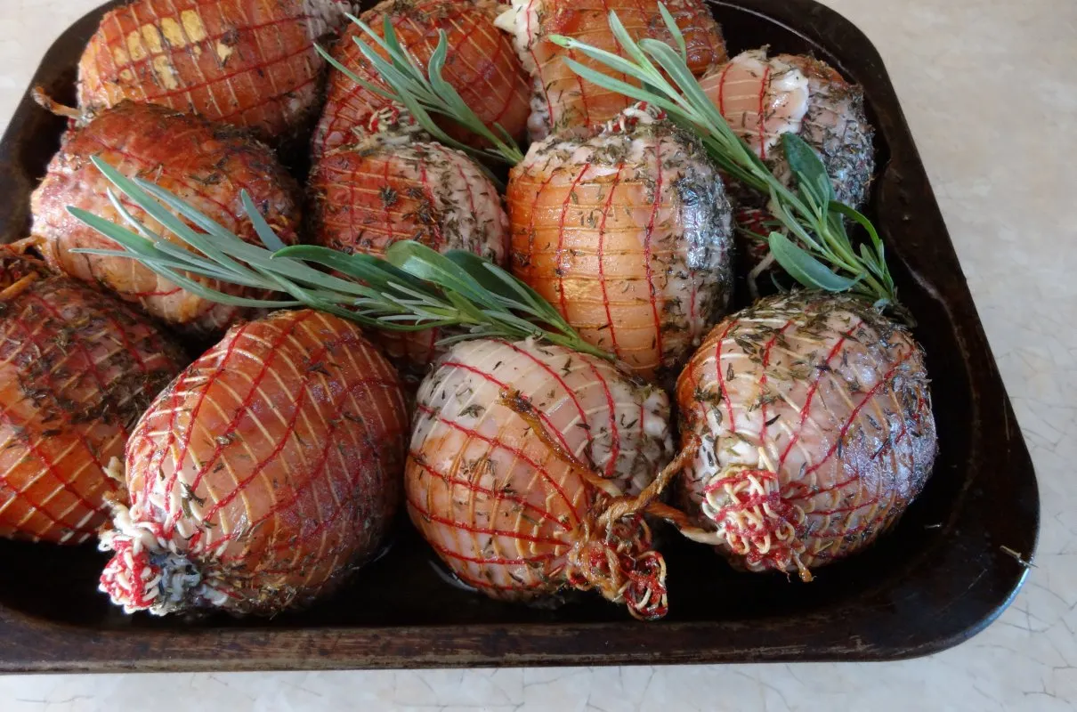 gotowanie golonki peklowanej w siatce krok po kroku