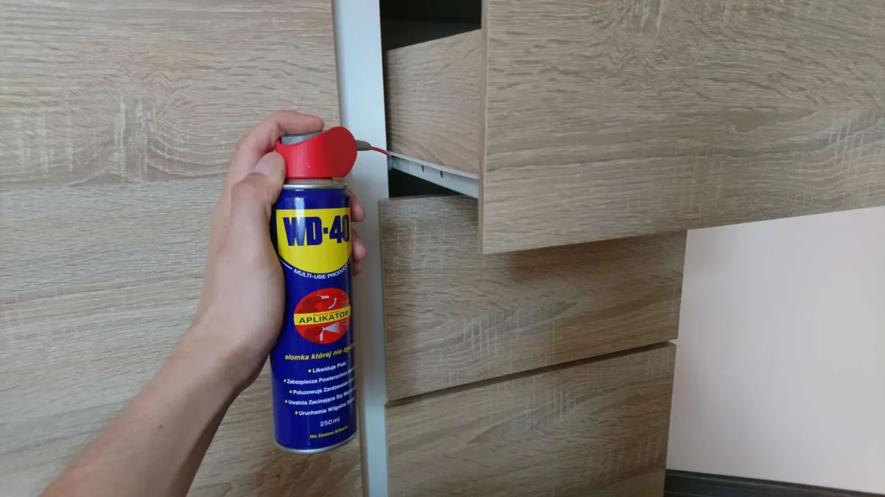 Czyszczenie i smarowanie prowadnic szuflady