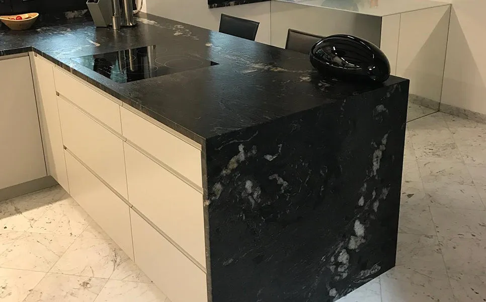 blaty kuchenne granitowe i konglomeratowe por&oacute;wnanie wzor&oacute;w