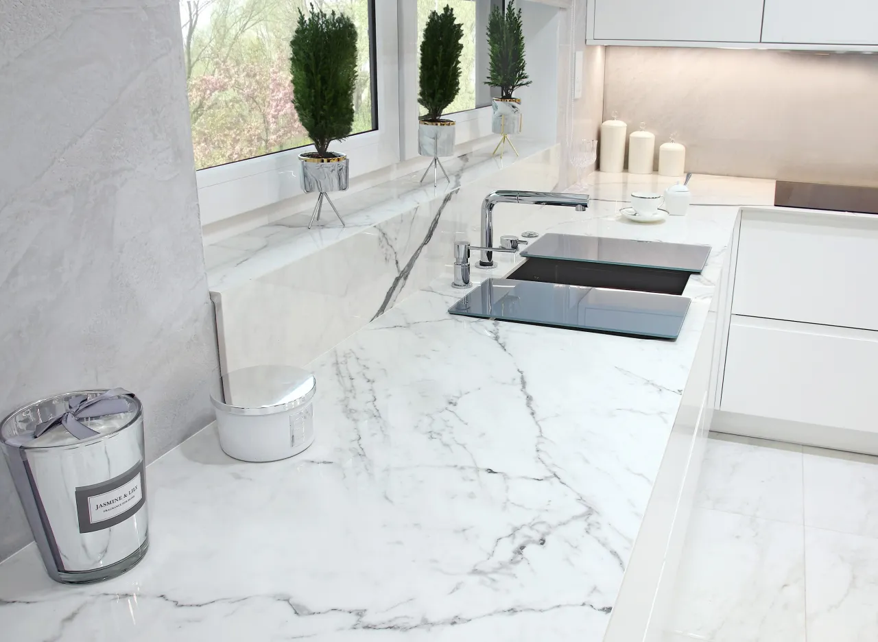 aranżacje wnętrz z parapetami konglomeratowymi