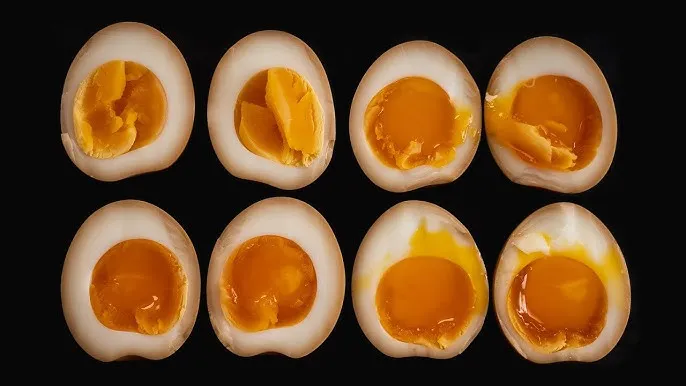 przekrojone jajko ajitsuke tamago