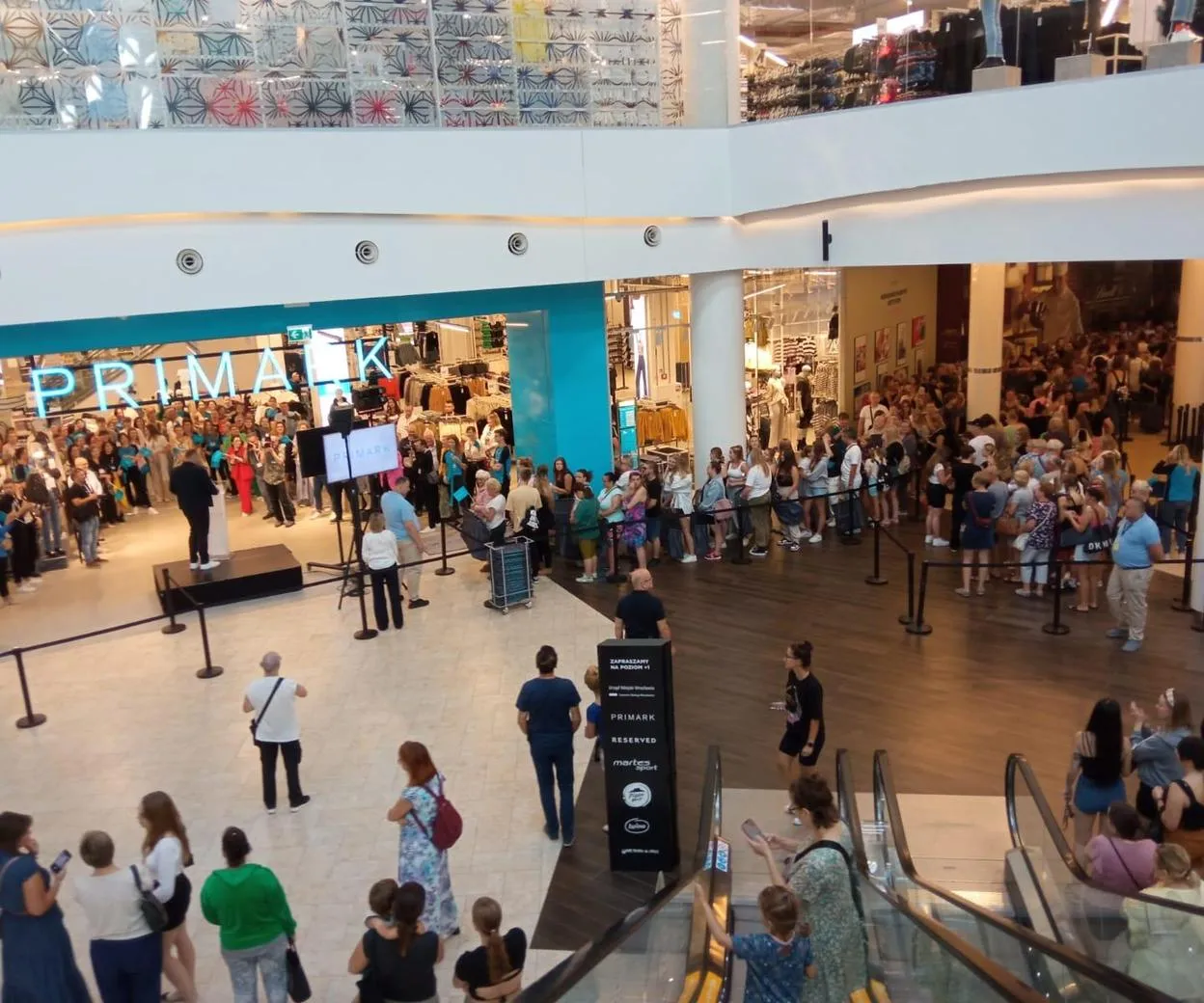 Sklep Primark w Polsce kolejka