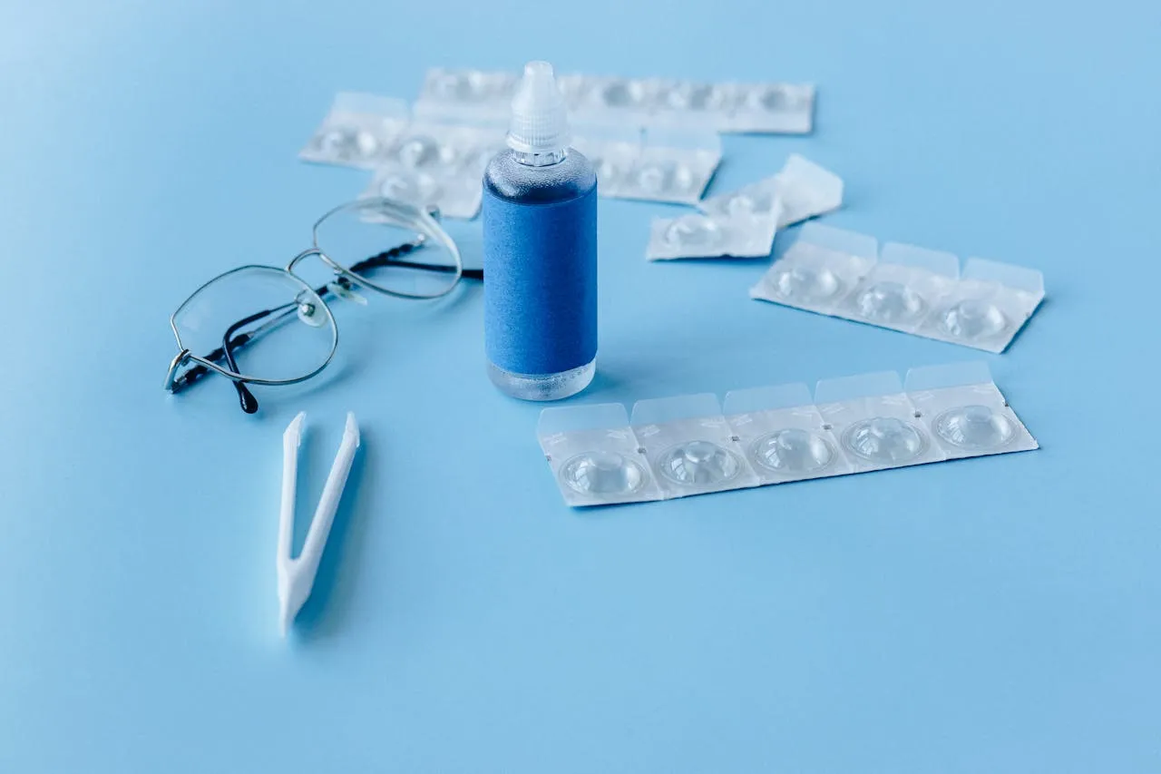 zdejmowanie soczewek twardych metoda mrugnięcia