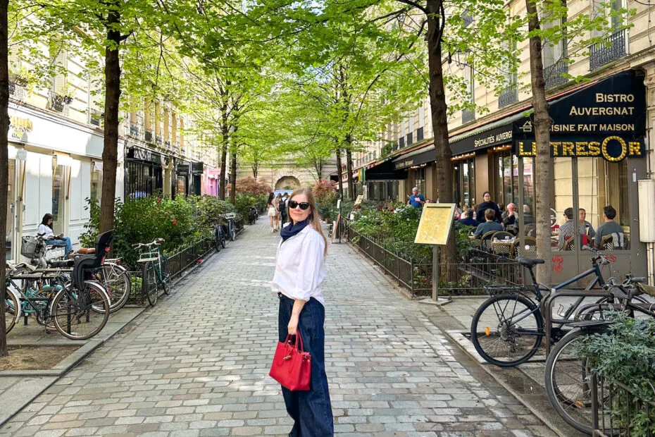 Malownicza ulica w Le Marais Paryż