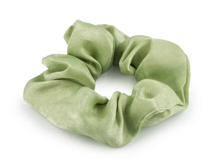 Narzędzia i materiały do szycia gumki scrunchie